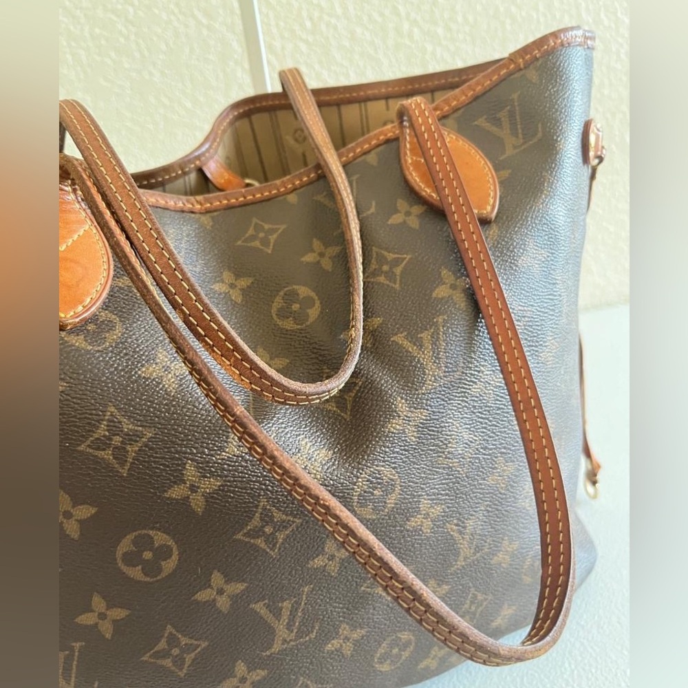 Louis Vuitton Neverfull MM - Picture 7 of 13